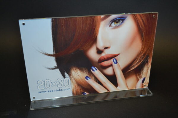 CORNICE PLEXIGLASS CON BASE 20 X 30
