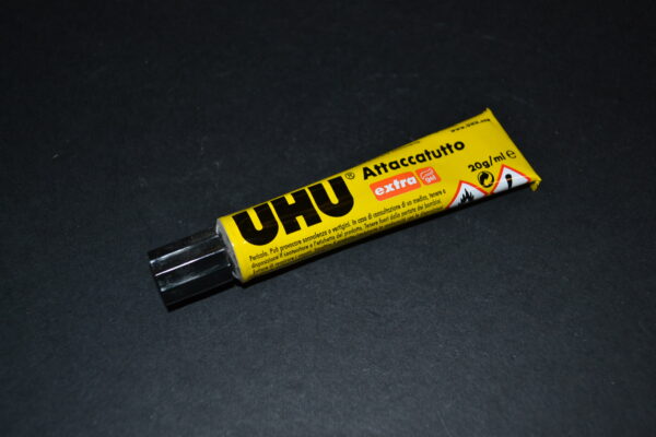COLLA UHU