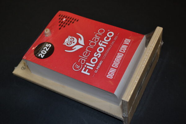 CALENDARIO FILOSOFICO 2025 - A6 con supporto in legno